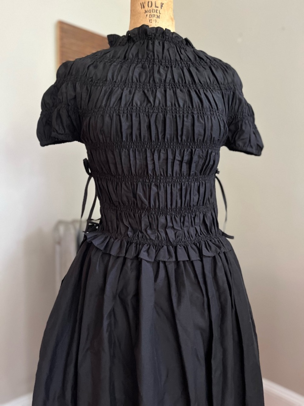 Cordera Fluid Sculpted Dress - Picture 3 of 12